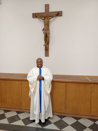 Fr. Emmanuel Kasibante celebrating Mass